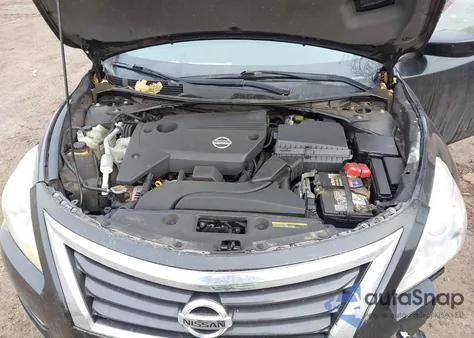 2015 Nissan Altima 2.5 S z USA, uszkodzony, nr VIN 1N4AL3AP5FC567911